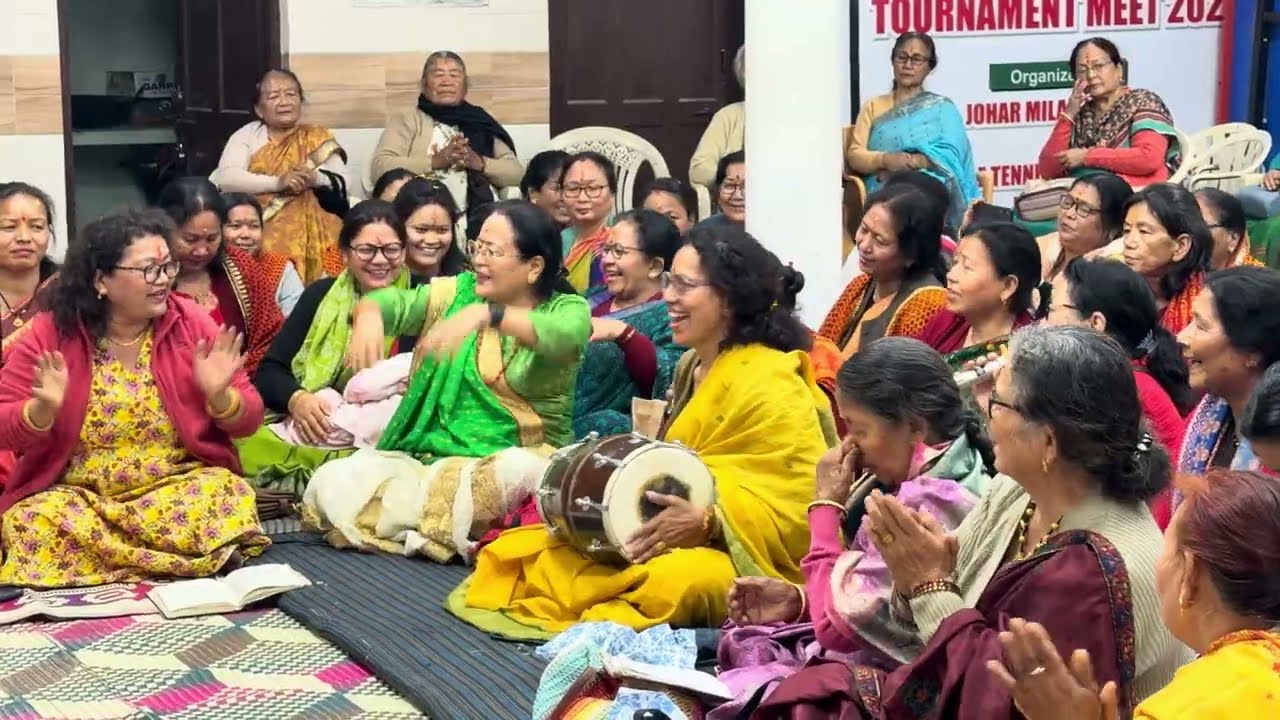 महा शिवरात्रि के पावन पर्व पर मिलन केंद्र हल्द्वानी में शौका महिलाओं द्वारा भजन कीर्तन का आयोजन ।