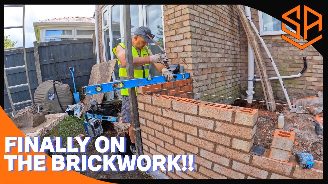 BUILDING WALLS UP TO DPC ... BI FOLD EXTENSION PART 4