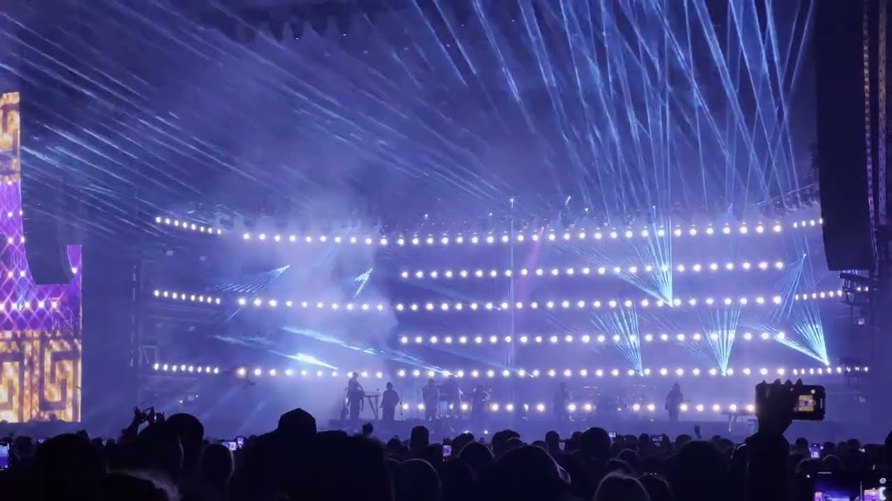 Bruno Mars - Versace On the Floor (Live in Sydney 2022)