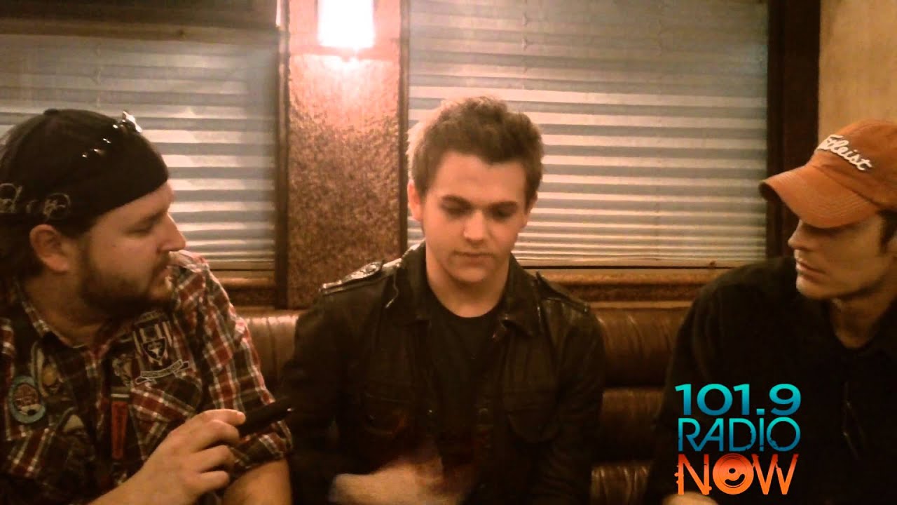 Fly on the Wall: HUNTER HAYES