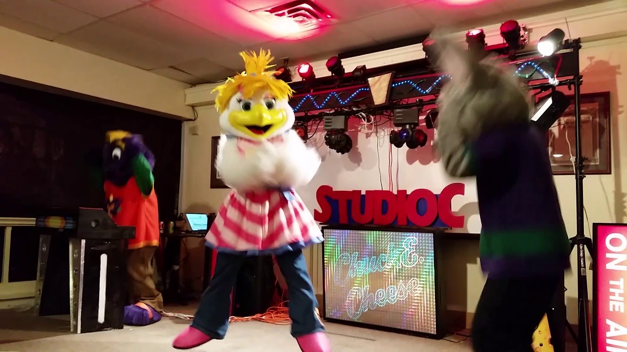 Chuck E Con - 2018 - 