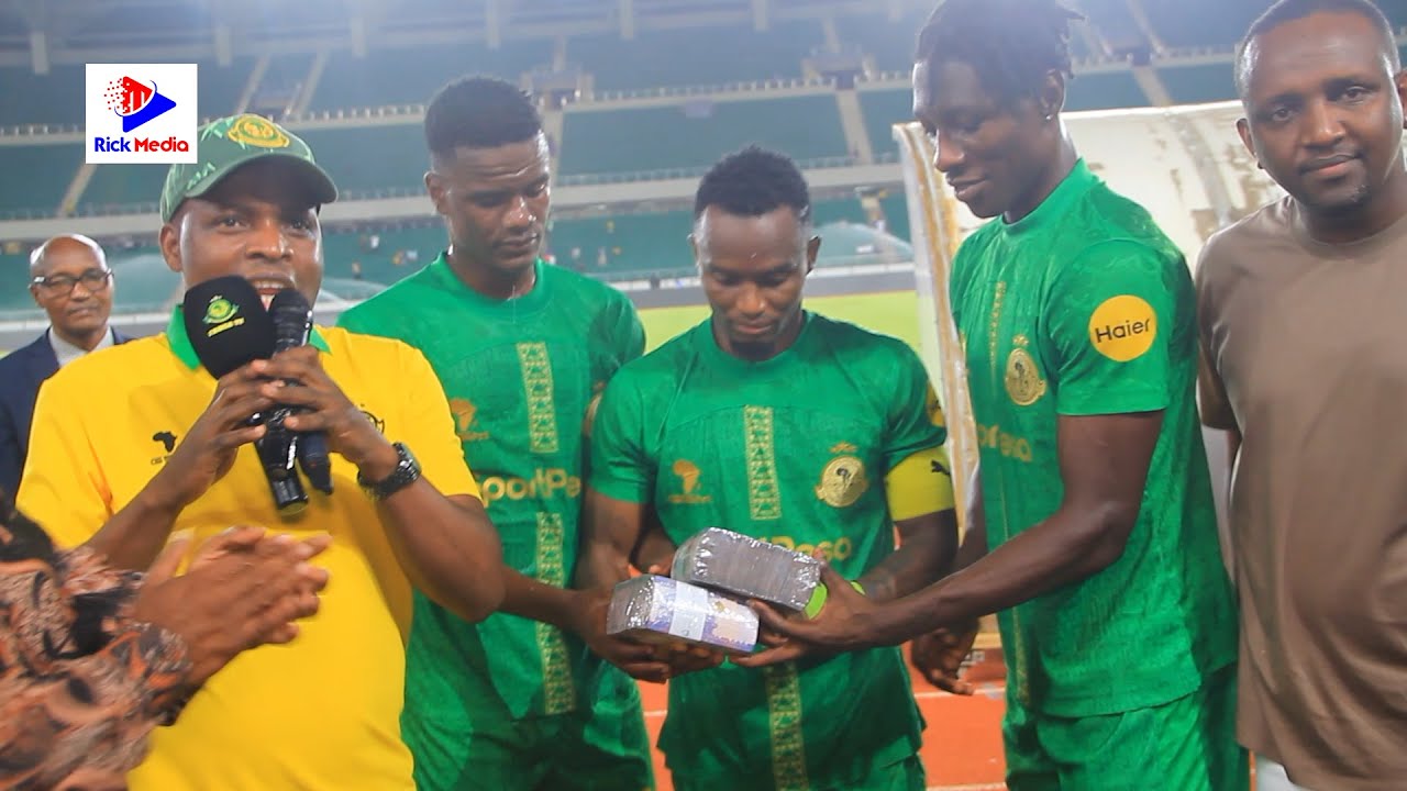 YANGA WAKABIDHIWA 15M tazama mashabiki  RAIS WA YANGA AONGEA