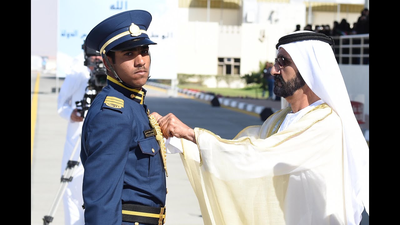 ​محمد بن راشد يشهد حفل تخريج في كلية خليفة الجوية في مدينة العين