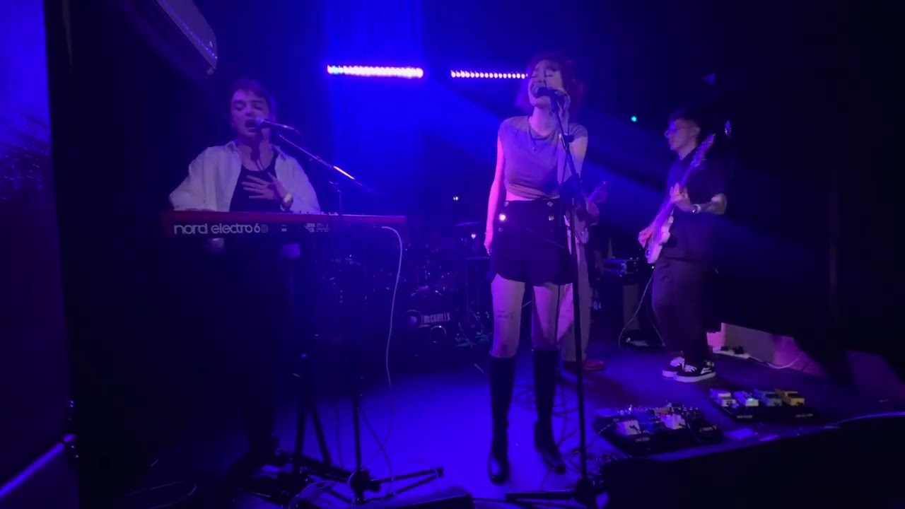 pedalo - Never You (live)