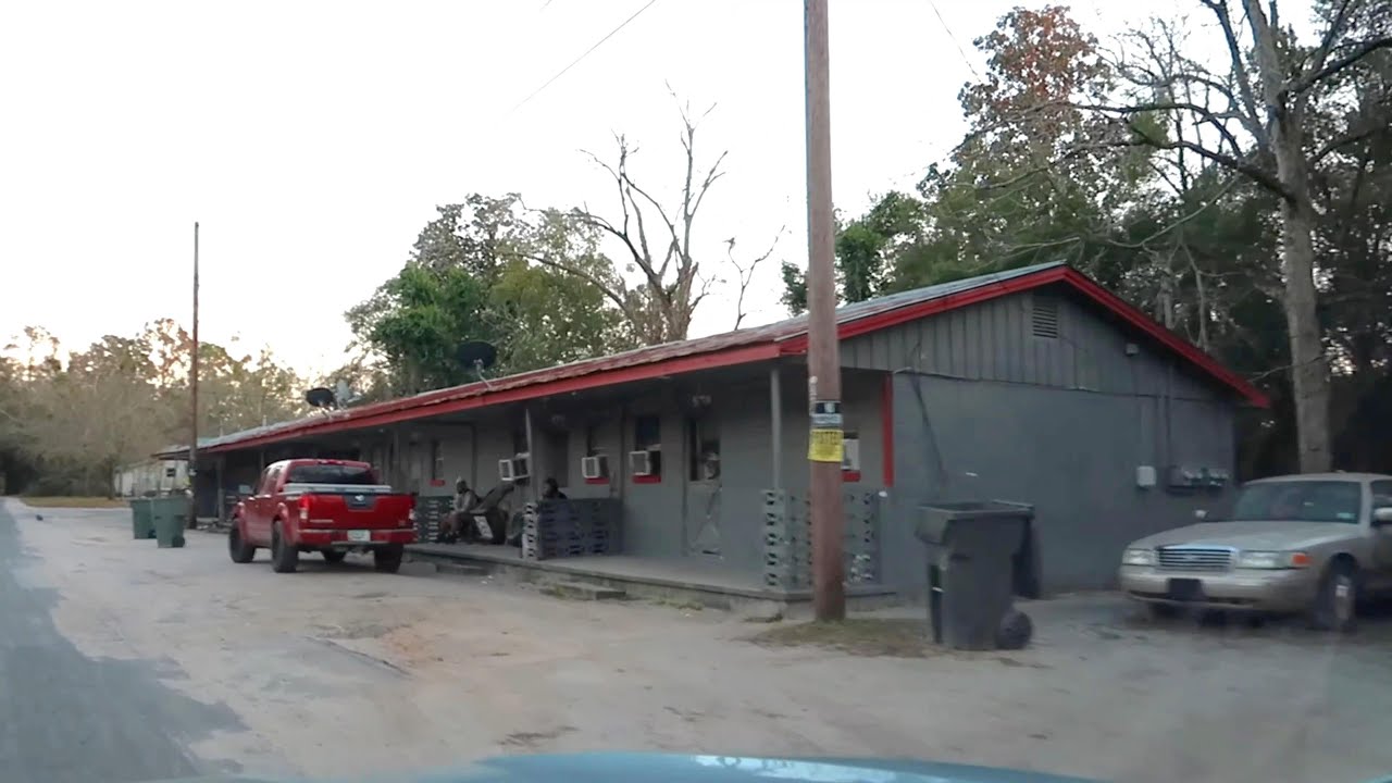 OUT OF THE WAY DEEP SOUTH  TOWN / JESUP GEORGIA