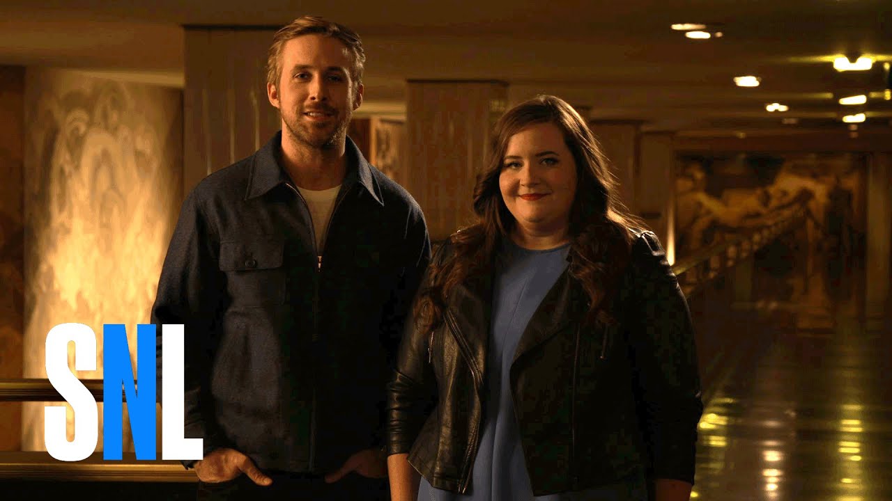 SNL Host Ryan Gosling & Aidy Bryant Wail on Their Pecs