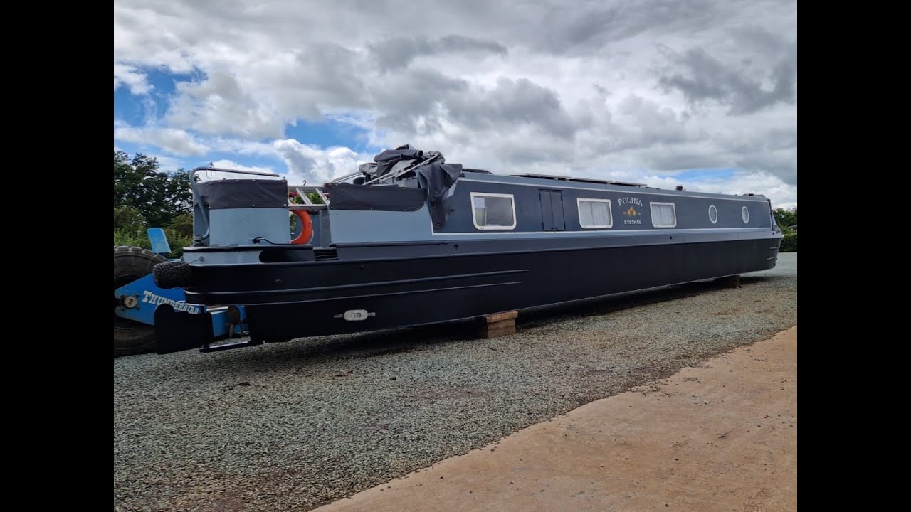 Polina - 60ft Semi cruiser narrowboat
