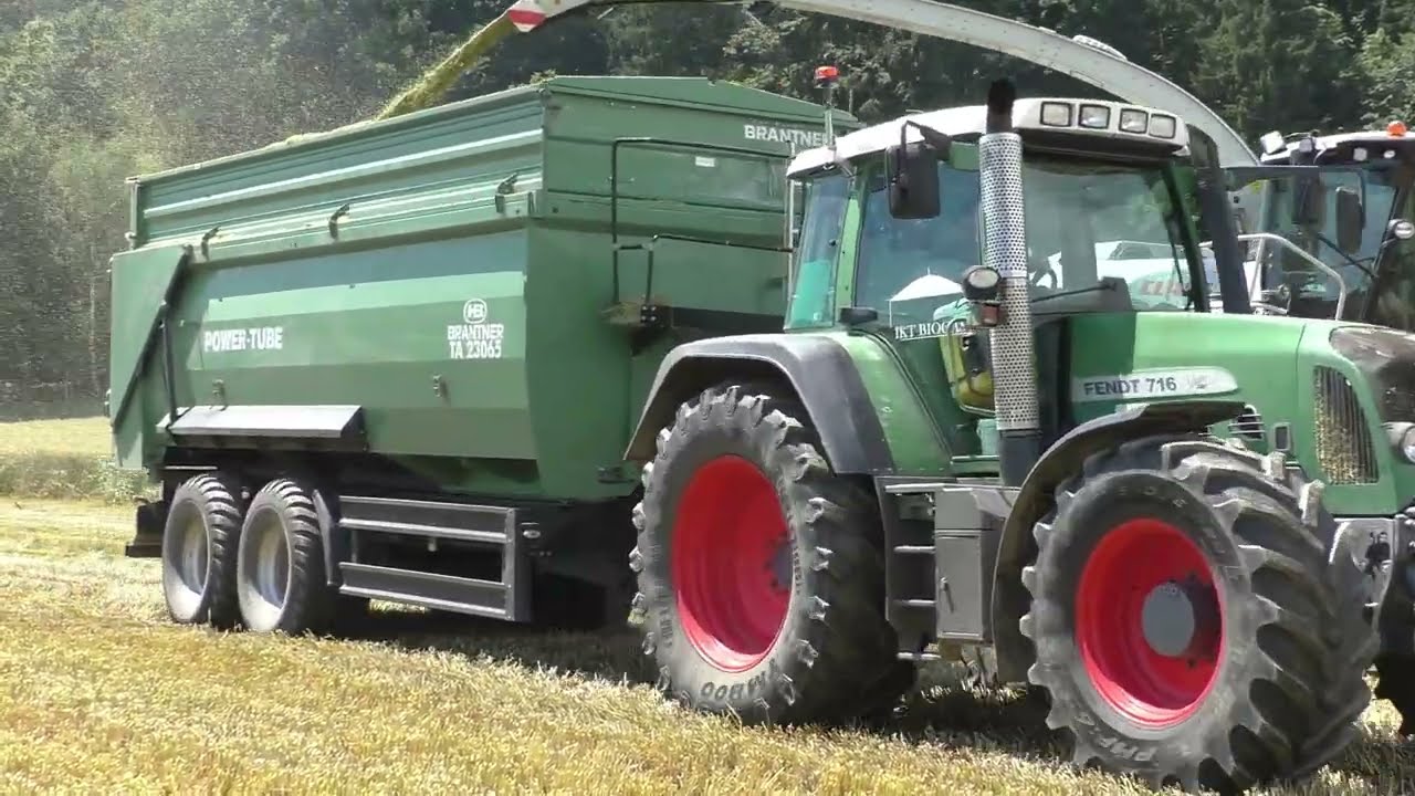 In die neue  Season mit Vollgas unterwegs  Class Jaguar 970 von LH Hannes Hauptmann mit Claas Direct