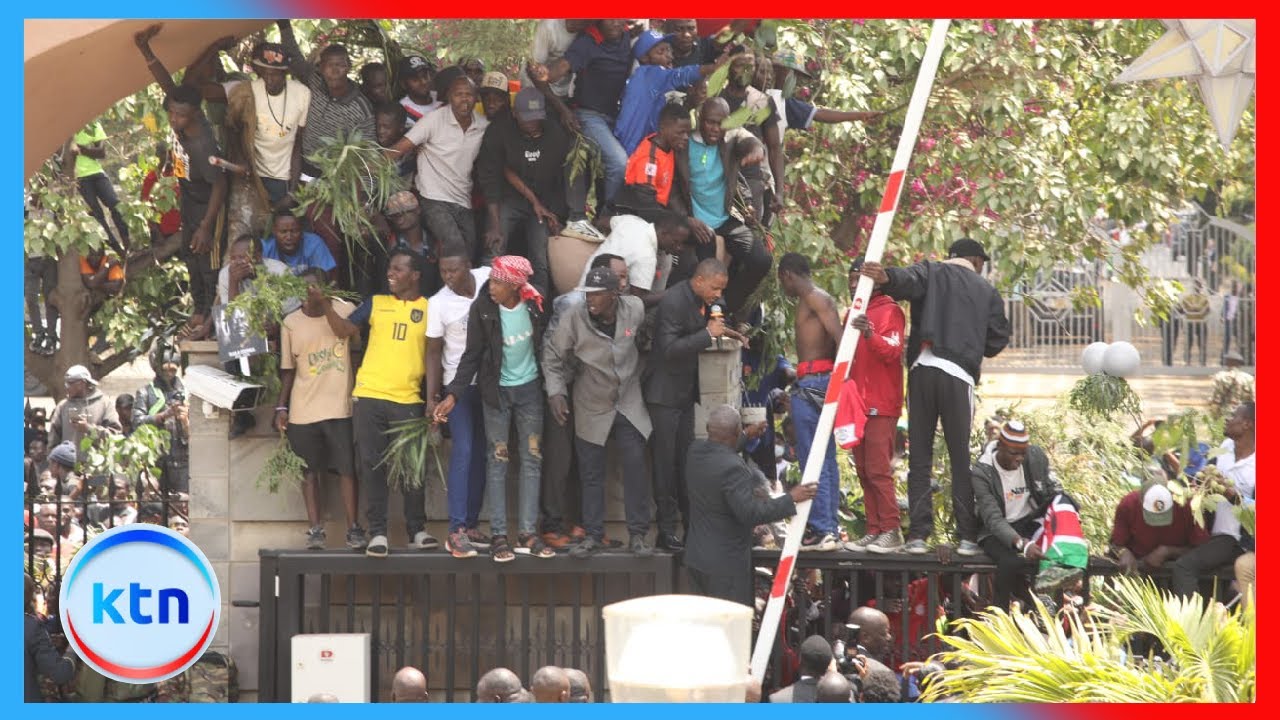 Maelfu wavunja itifaki JKIA walipowasili kupokea mwili wa Raila Odinga