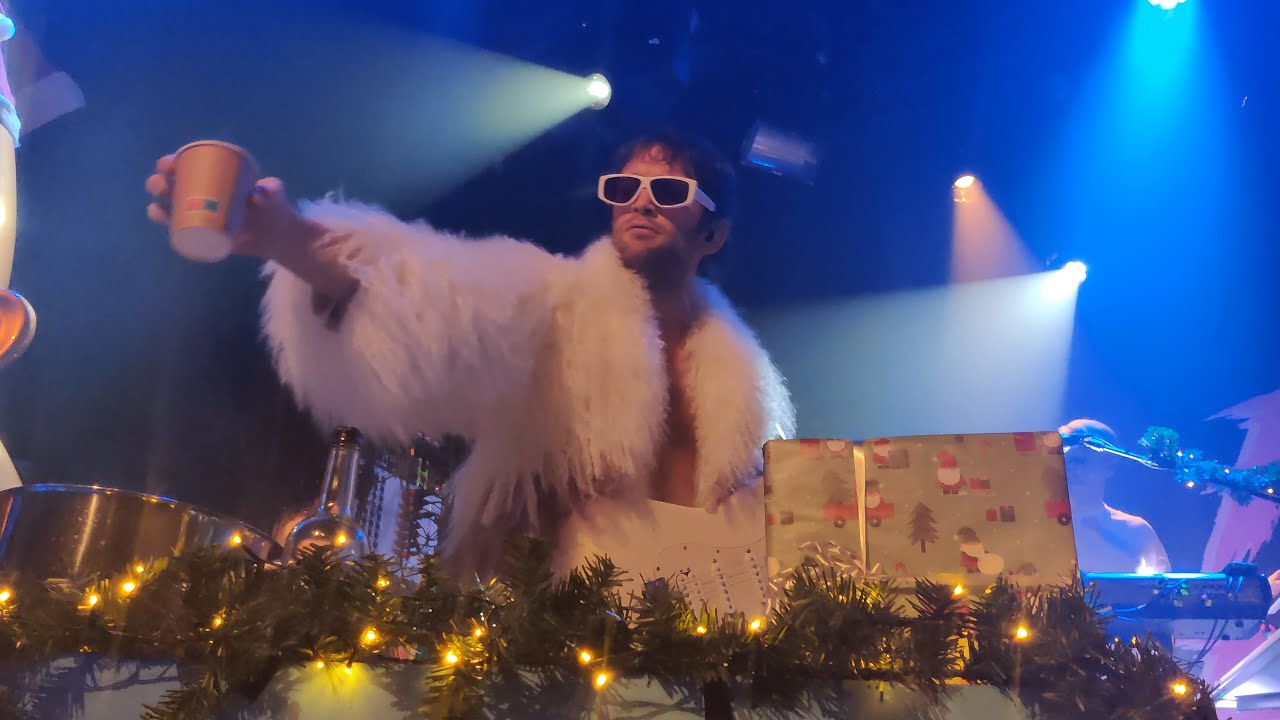 Fyr og Flamme: Øve os på hinanden - Live fra Pumpehuset (December 2024)