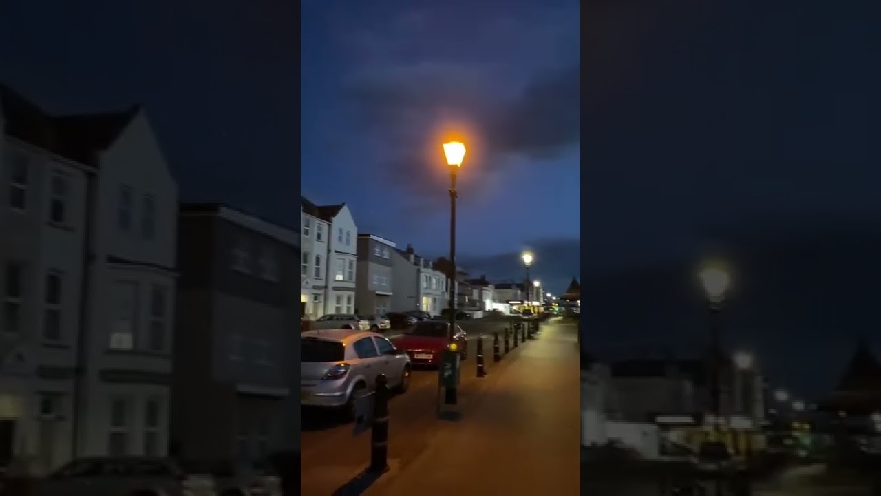 BURNHAM-ON-SEA AT NIGHT