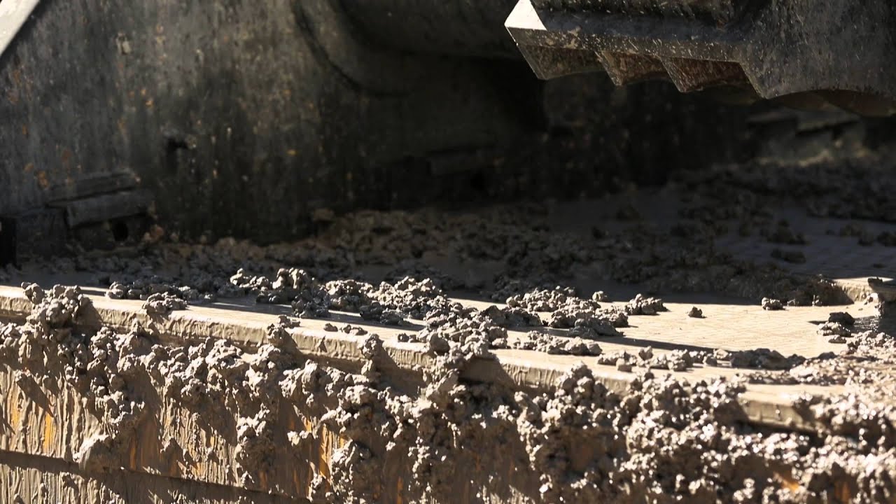The Vermeer R600HC zone compliant drilling mud cleaner reclaimer