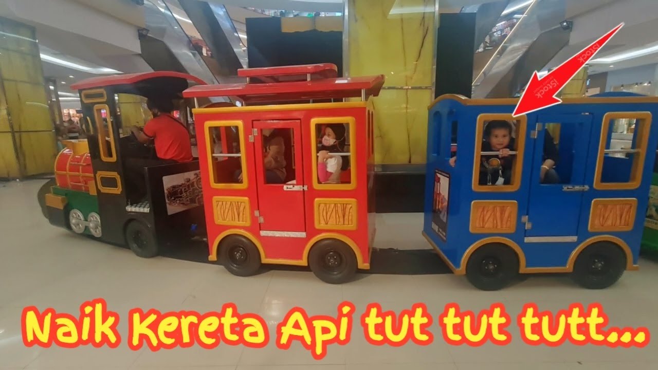 NAIK KERETA API DI MALL | Eyzel Channel