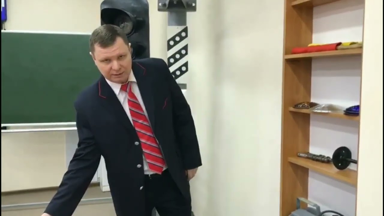 Ручные сигналы применяемые на ЖДТ. Сигналы при маневрах.