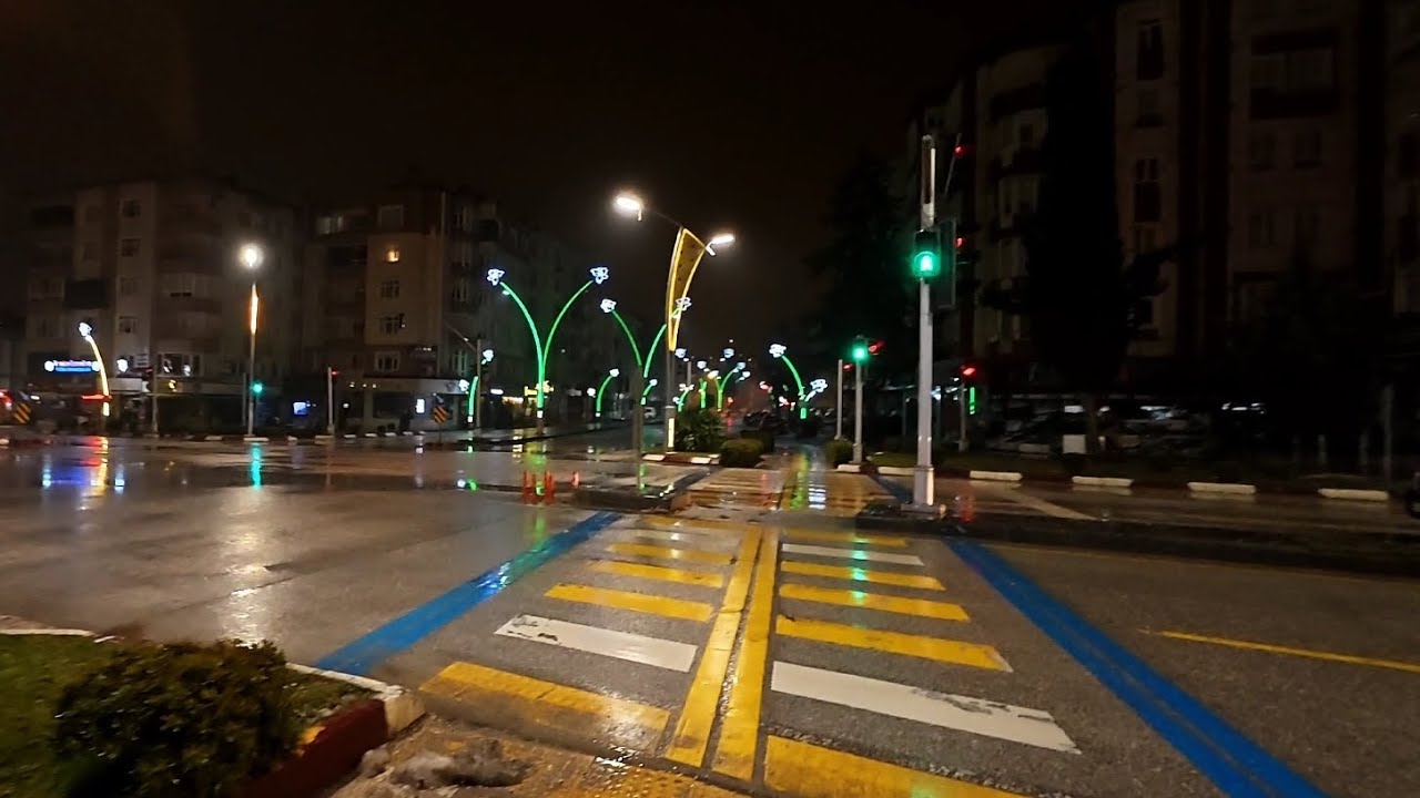 Yağmurlu Havada Yürüyüş - DOĞAL AMBİYANS - DJI Osmo Action 5 Pro Super Night Mode