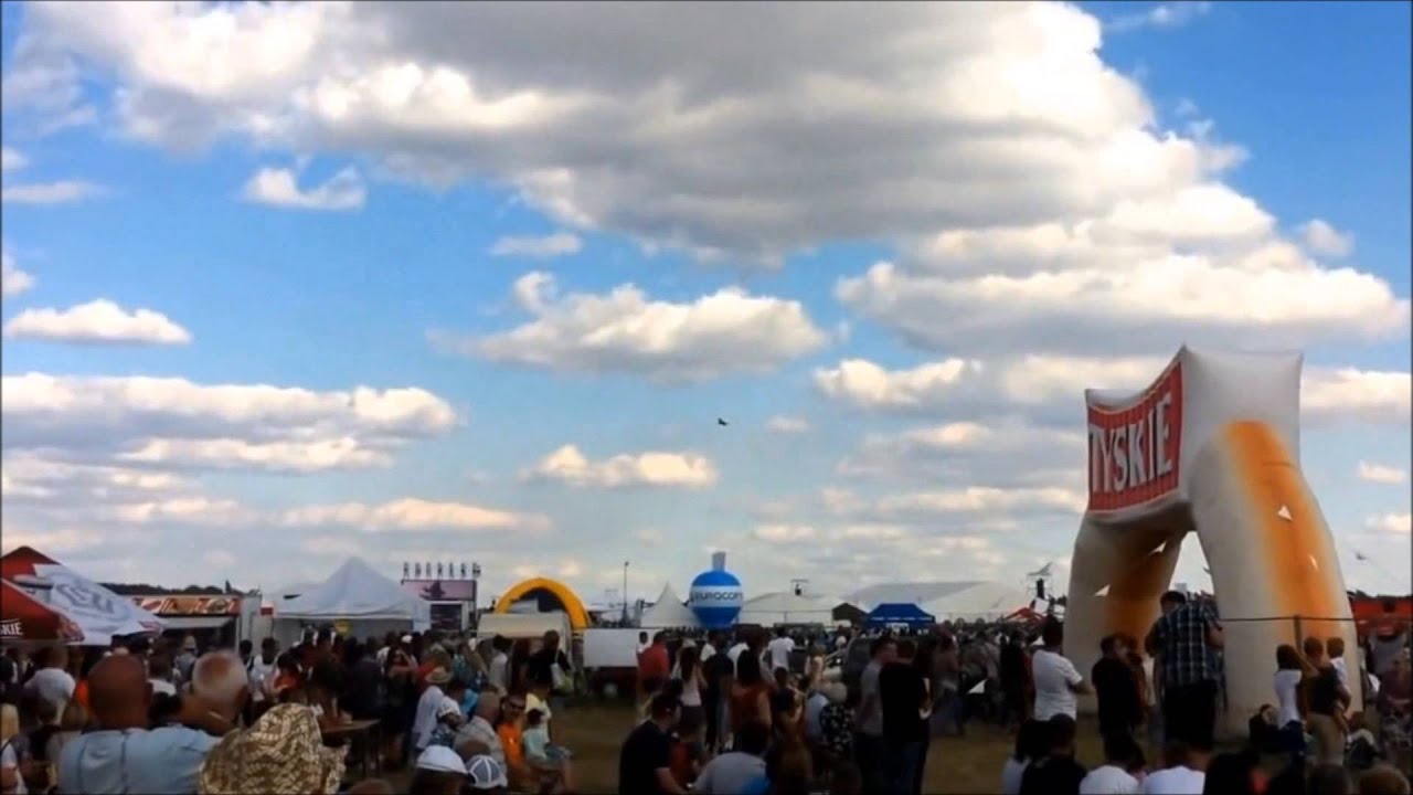 JAS 39 Gripen High Speed Flyby With Turbine 