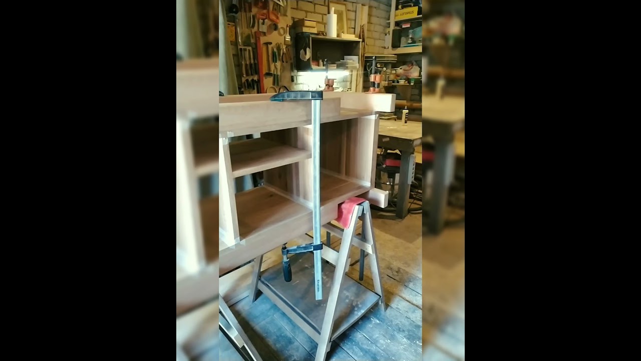 Тумба из дуба для винилового проигрывателя. Oak cabinet for vinyl player.