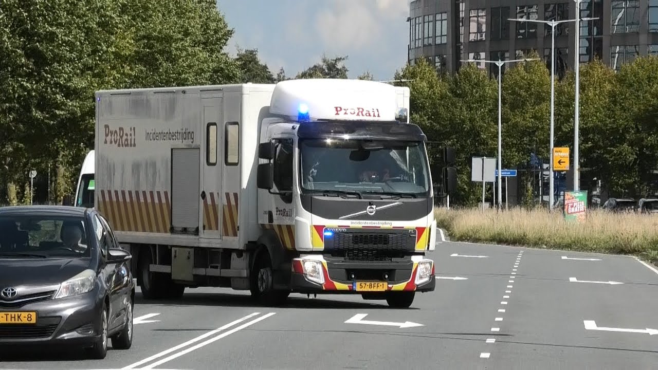 P1, Diverse ProRail voertuigen met spoed onderweg naar een DODELIJKE aanrijding in HOOFDDORP