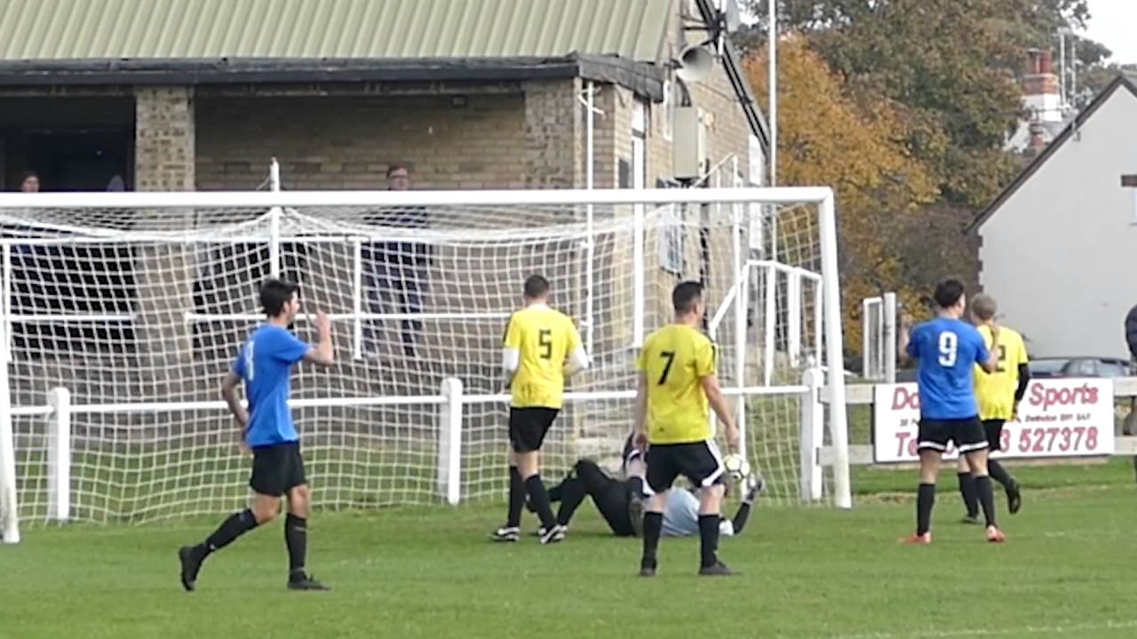 Highworth Town Sunday v Save On Tyres highlights