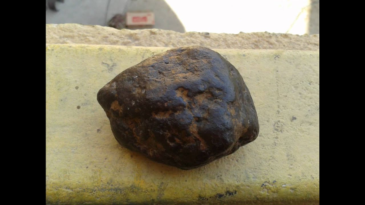Piedra meteorito o aerolito.