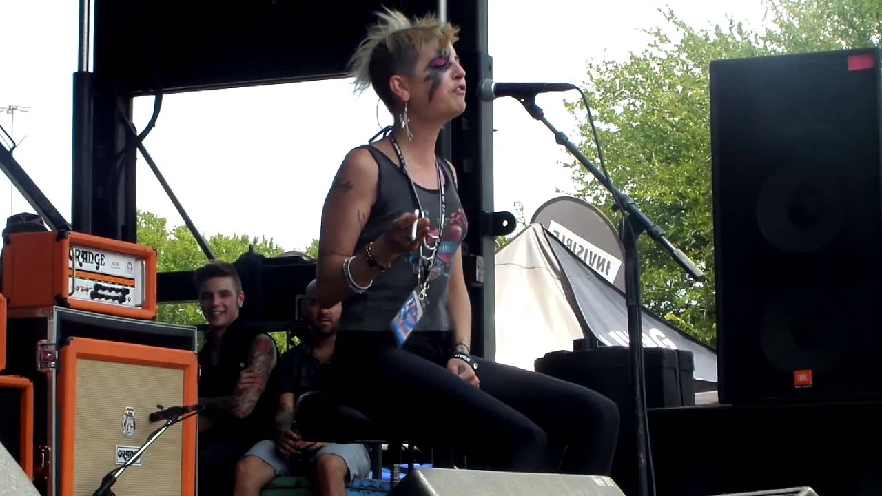 Wild Child - Juliet Simms; Warped Tour 2013