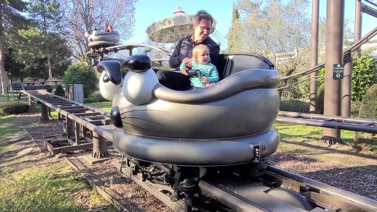 Souris Mécaniques (Mechanical Mice) spinning roller coaster at Jardin d'Acclimatation in Paris.