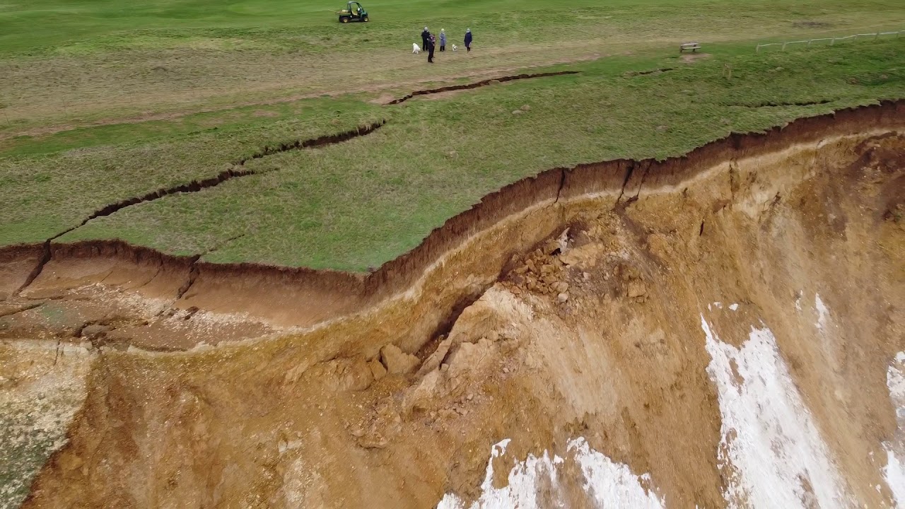 15th hole Seaford Head Golf Course, previous cliff fall and new crack