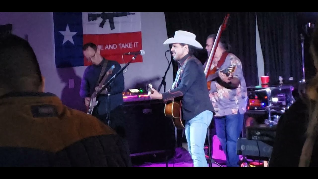 Rick Trevino Honky Tonk Crowd at Cocktails in Azle TX 2.11.22