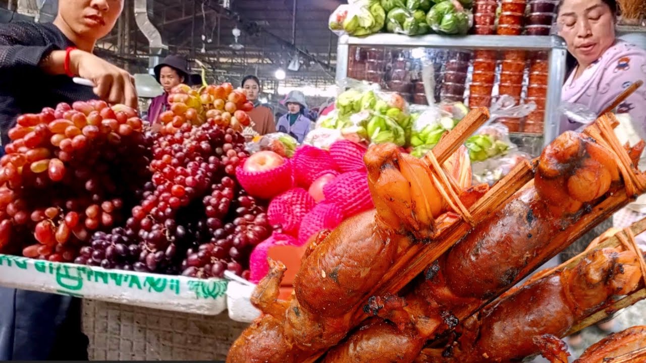 Factory area when workers go out to eat, food according to farmers' traditions, outskirts of