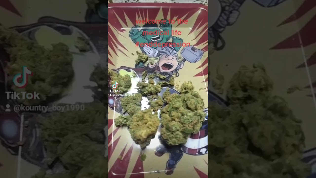 trying out Strawberry Kush #medicine #stoner #fyp #freedom