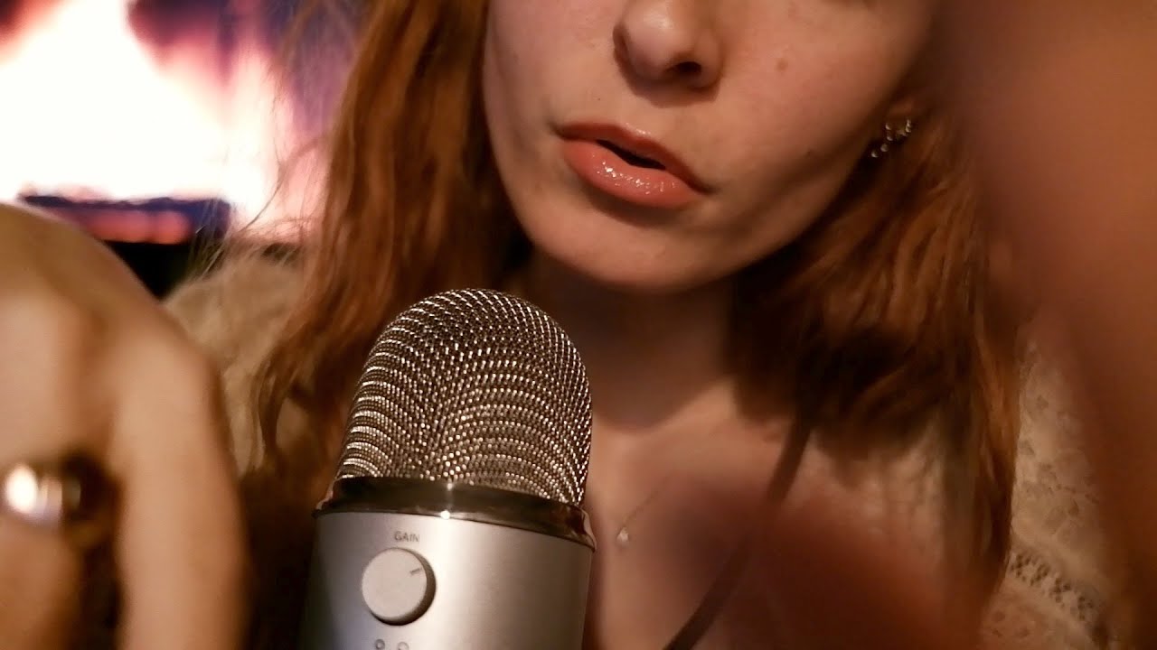 asmr | whispering, tapping su iPhone, mouth sounds, hand movement, kissing ✨🌙