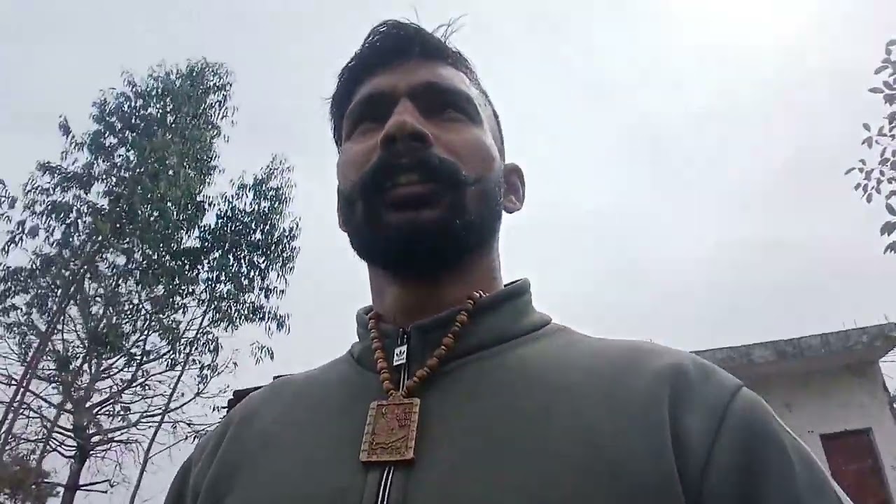 Gay tha Pani lagane ke👻 liye khet Mein 😔per nahin.Lag#shubhamkumarvlog#radharadharadharadha 