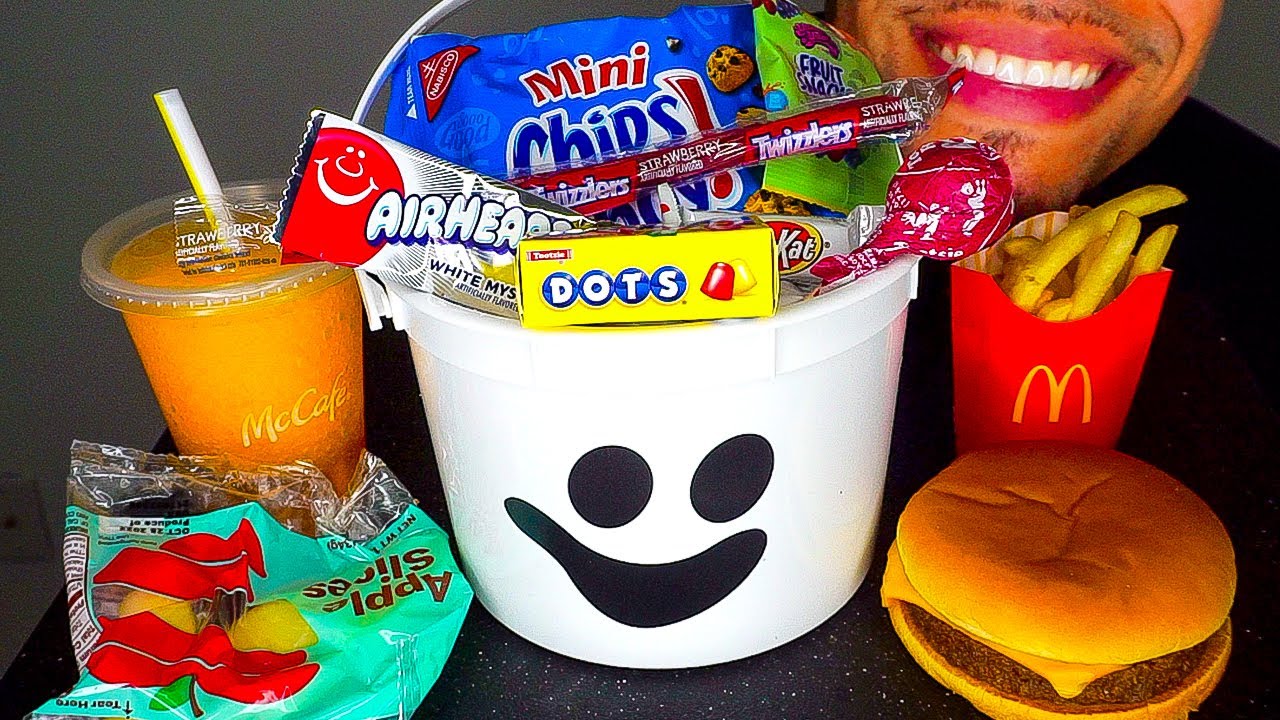 MCDONALD'S HALLOWEEN BOO BUCKETS PAILS CHEESEBURGER HAPPY MEAL FRIES EATING SHOW ASMR MOUTH SOUNDS