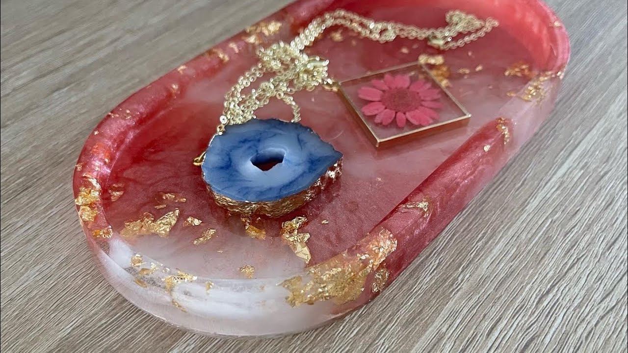 #2 Gorgeous Resin Jewelry Tray with Mica Powder and Gold Leaf!