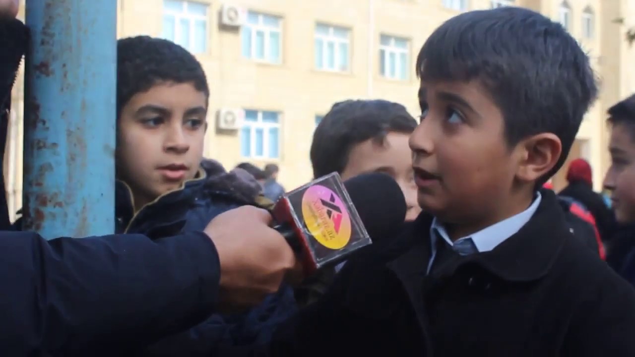 Heydər Əliyev adına liseydə direktor Sevinc Orucova məktəbin təmirinə şagirdlərdən pul yığır...