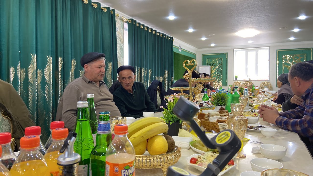 20-son Furqat Maktabini bitirganlariga 40,yil bo’lgan.Xonqa Oqsaroy в прямом эфире!