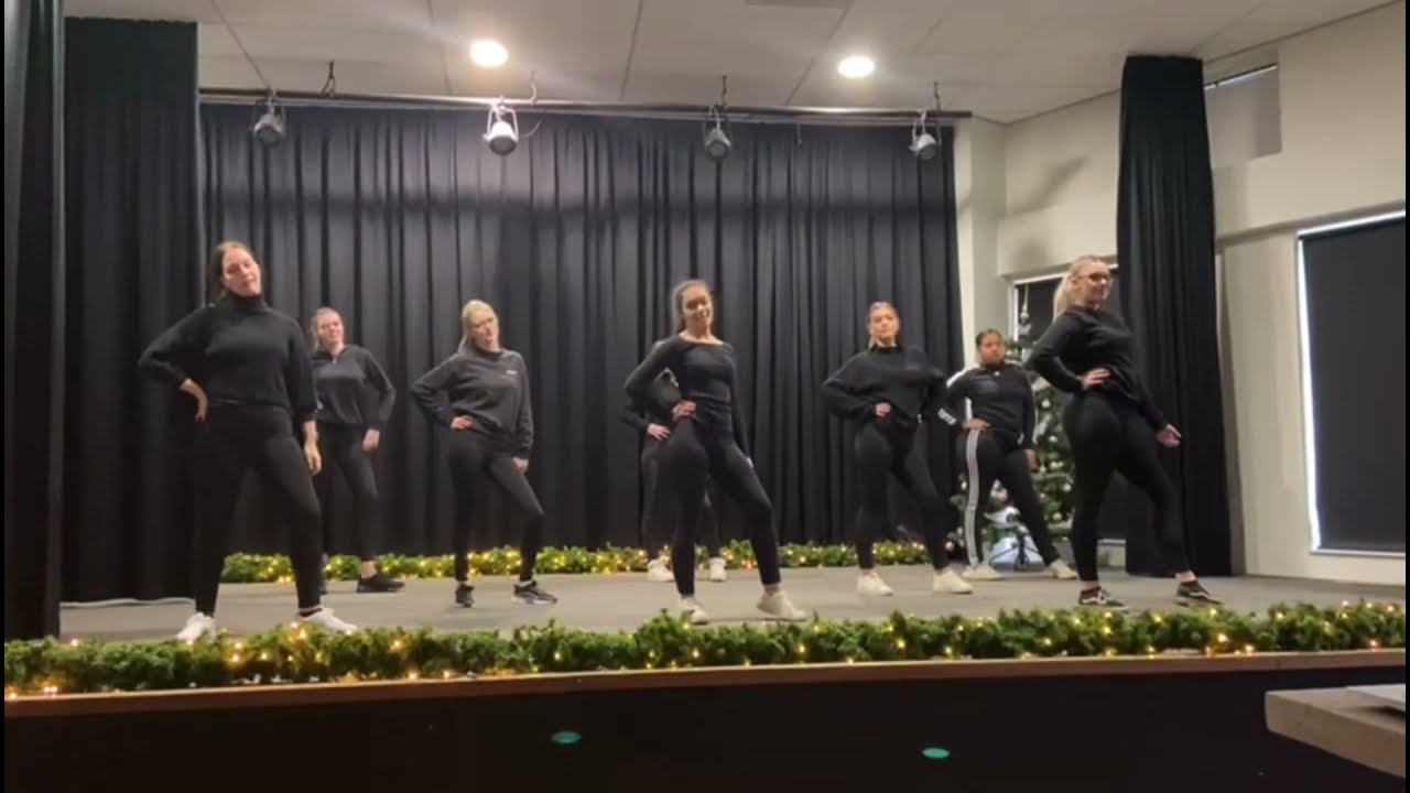 BJD 5 - Christmas livestream || Brenda Jager Dance