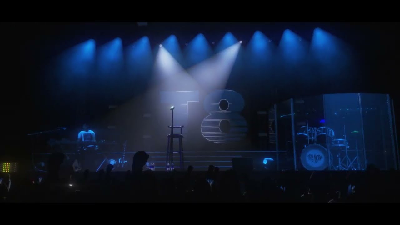 Tate McRae - go away (Concept Live Tour Stage Visual)