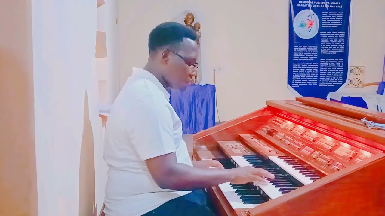 Ee bwana Twakuomba Upokee by  P Florian Mwarabu