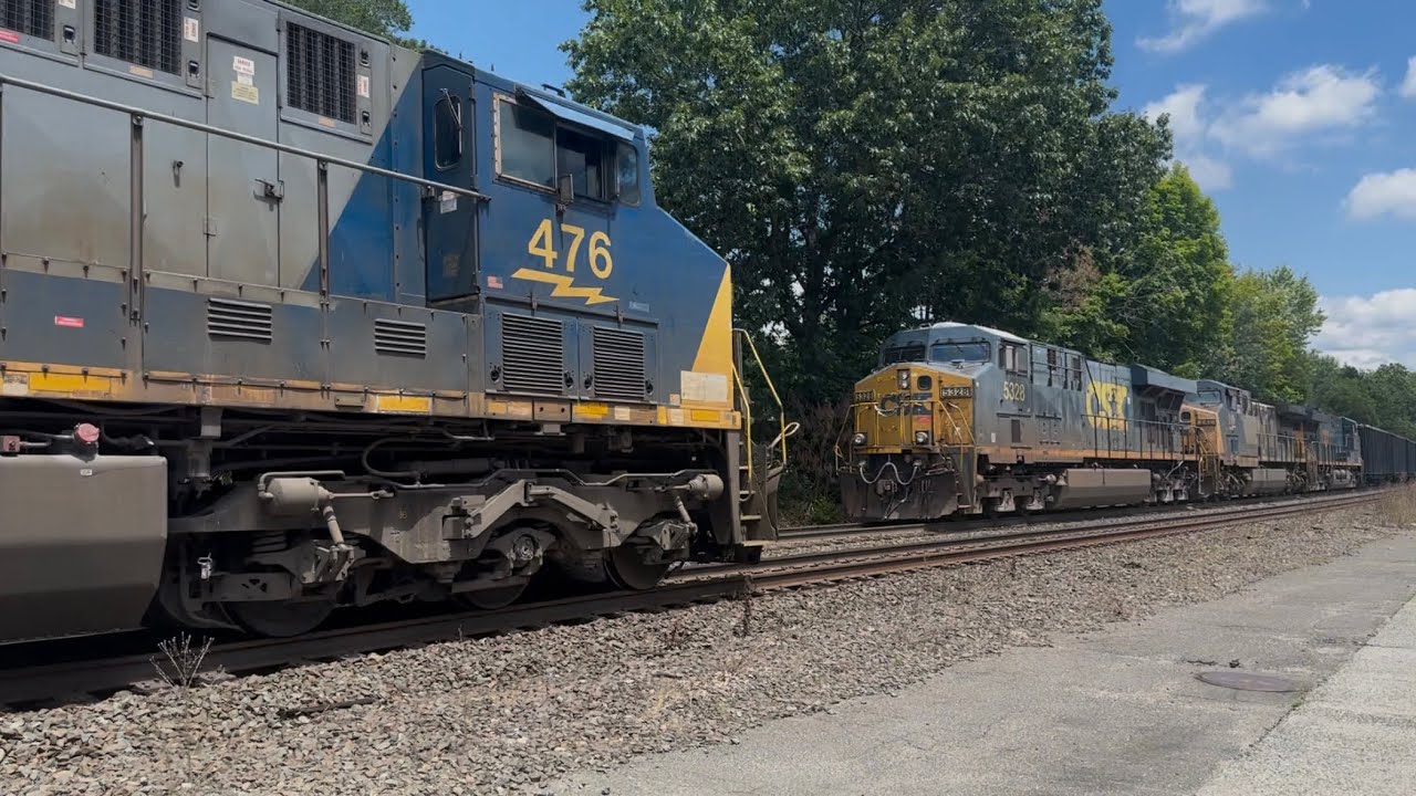 CSX M426 and M425 MEET in West Springfield, MA 07/08/25