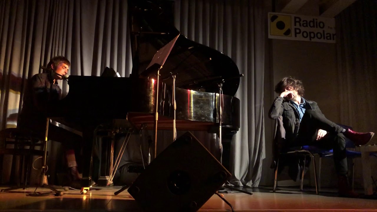 9 - Gianluca De Rubertis : sotto la tua gonna