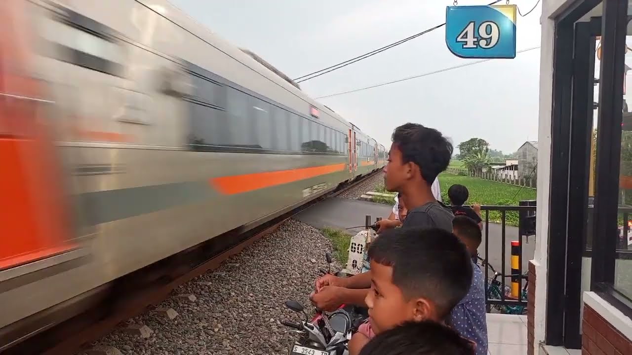 Kompilasi Kereta Api Sore Hari Ramadhan Ketiga Ngabuburit Sambil Hunting KA