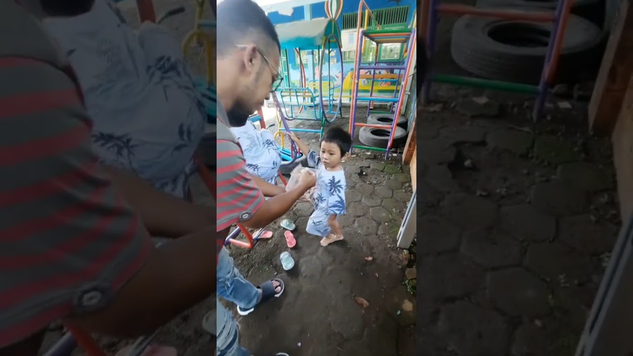 MasyaAllah Tabarakallah Mainan Anak di Paud Sambil Nyuapin Anak