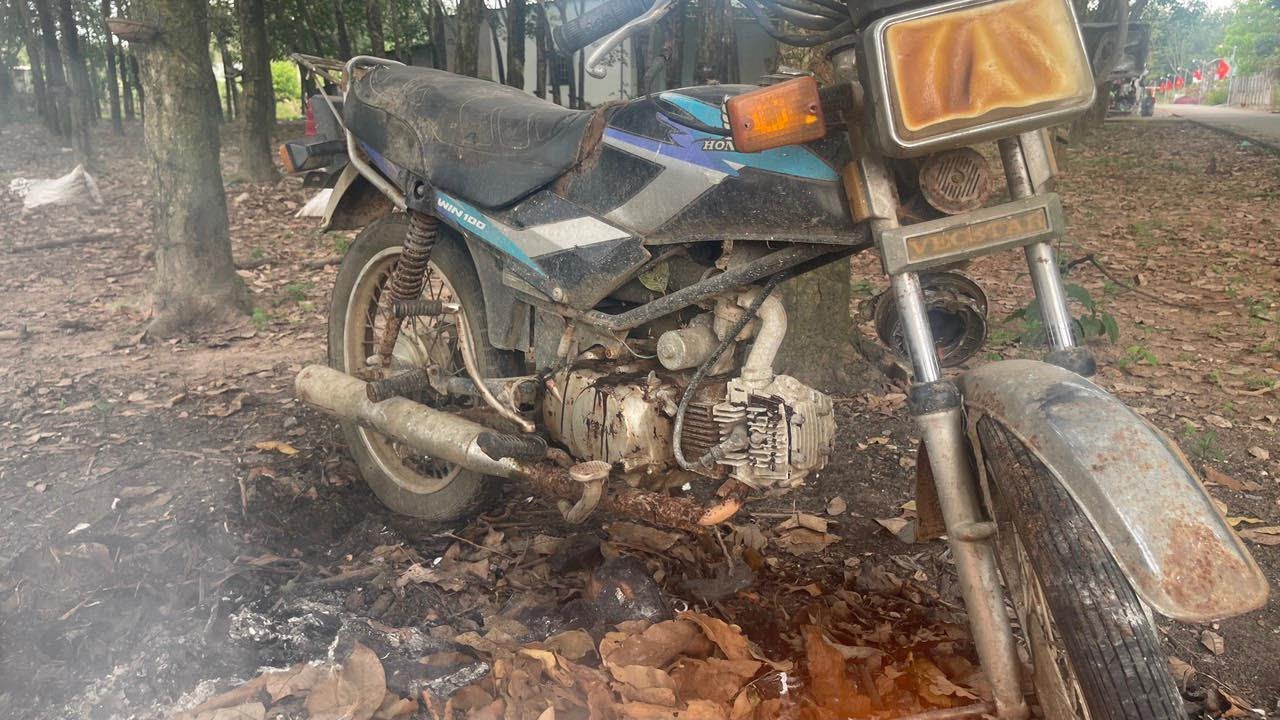 Restoration abandoned HONDA WIN 125CC 30 years old car - Full restoration motorcycle old rusty
