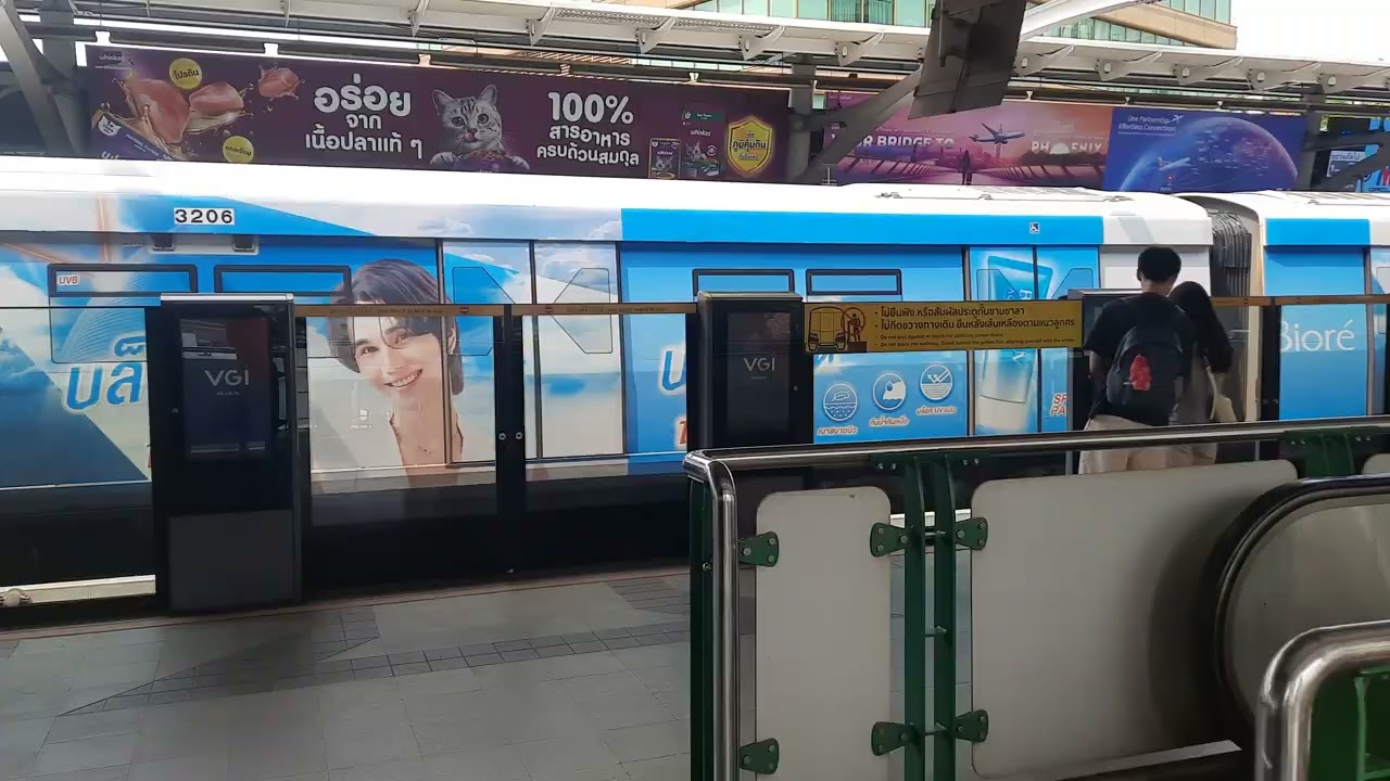 A Day At Sukhmvit Metro Station Asok Metro Station Cheapest Transportation In Bangkok Thailand 