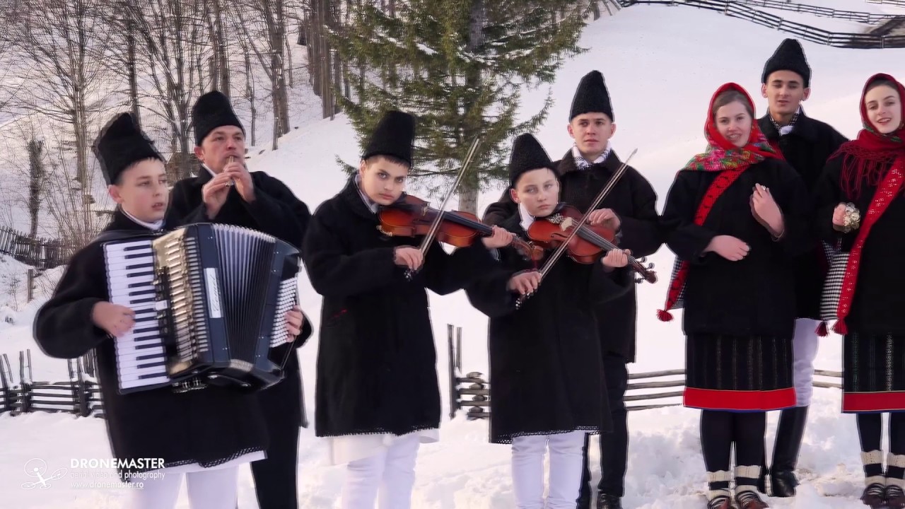 17. Am pornit cu vestea buna - Ai lui Stefan, noi osteni (Colinde Traditionale din Bucovina HD)