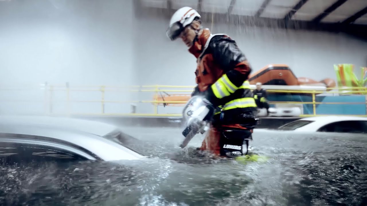 Lukas eWXT Under Water Rescue Tools