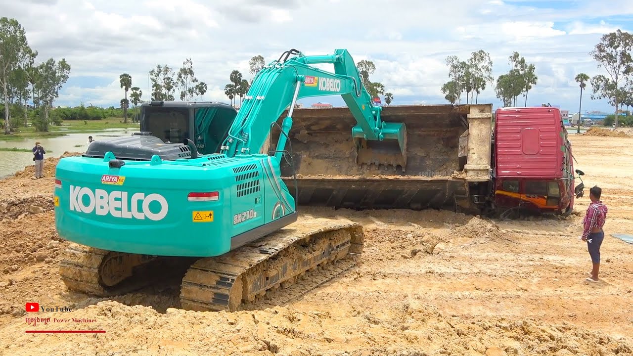 Interesting Incredible Overturn DAEWOO Truck Helping Recovery Heavy Dozer KOBELCO SK210Lc EXCAVATOR