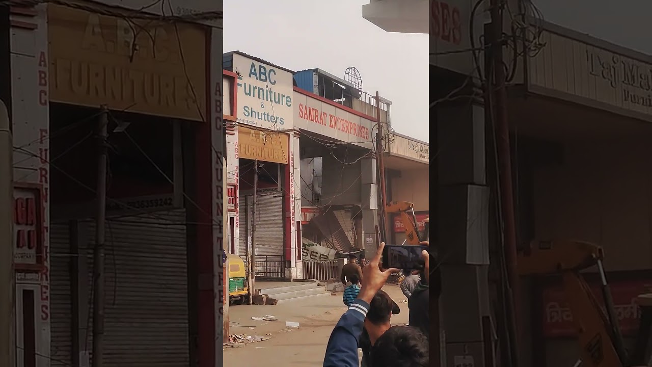 🤲🤲🤲Demolition- Akbar nagar Lucknow .Finally it stopped by the High court for 1 month.