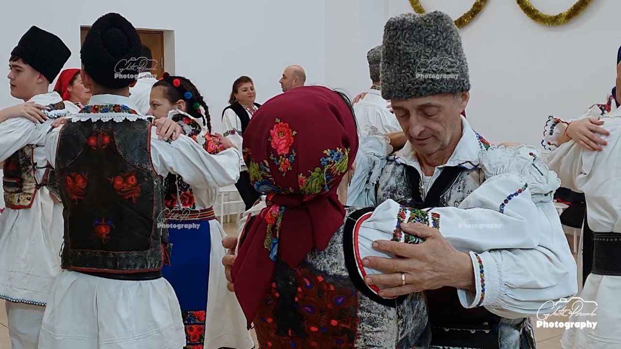 Așa se petrecea de Crăciun în Maramureș! Joc și voie bună în Suciu de sus și Suciu de jos